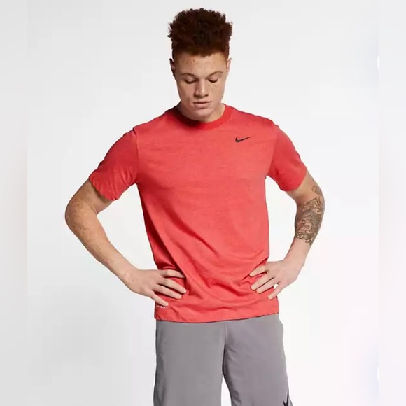 Nike Men's Dri-FIT Training Short Sleeve T-shirt - Picture 1 of 9